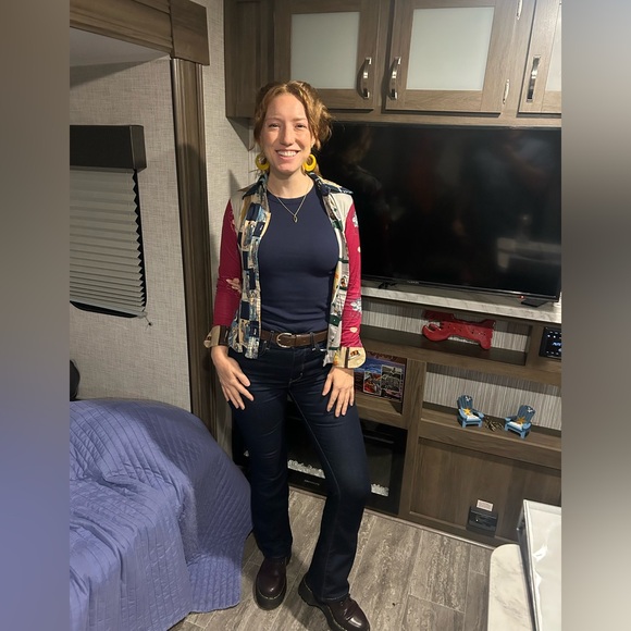 Meet Your Posher! - Picture 5 of 11